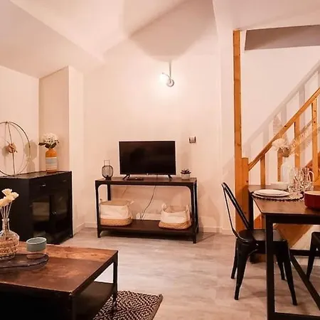 Le Castellito Avec Terrasse - Majord'home Apartment